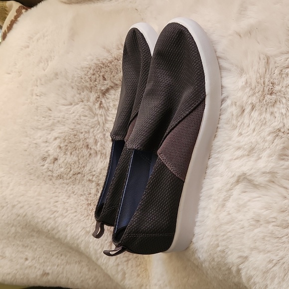 NWOB Keds Grey Slip On Shoe-Size 8.5​​​​​​​ - Picture 1 of 6